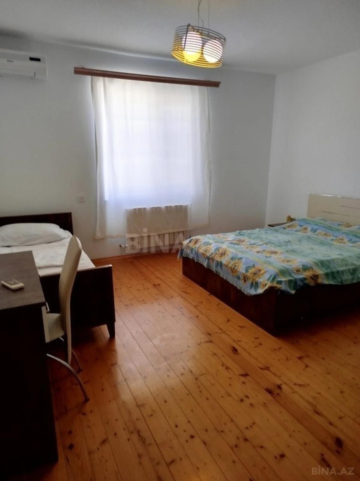 Satılır 6 otaqlı həyət evi 240 m²