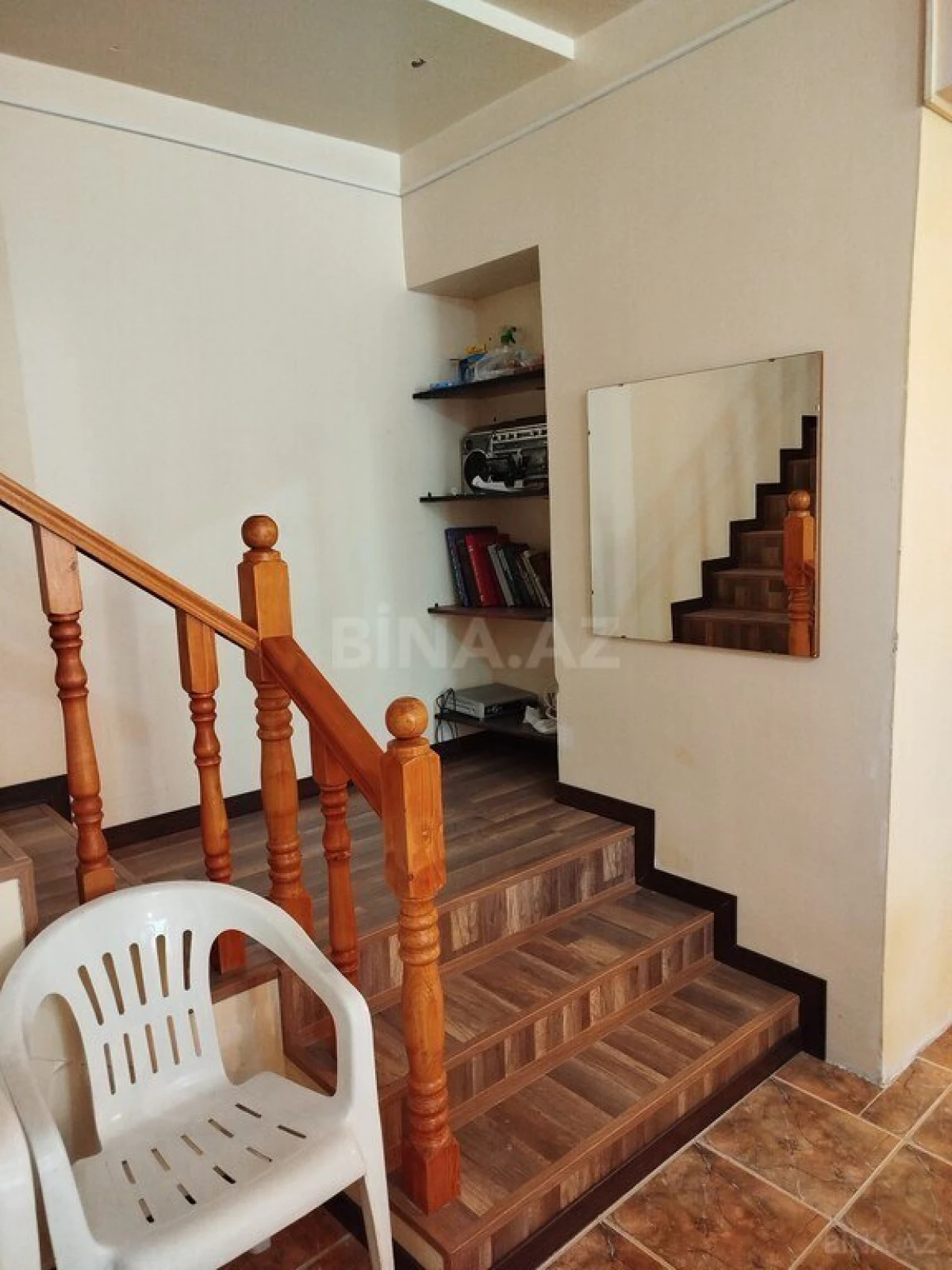 Satılır 6 otaqlı həyət evi 240 m²