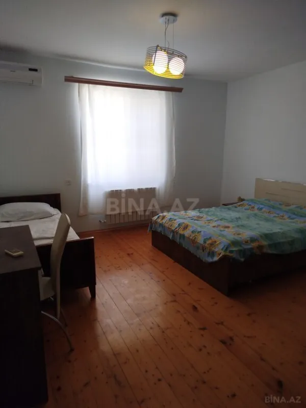 Satılır 6 otaqlı həyət evi 240 m²