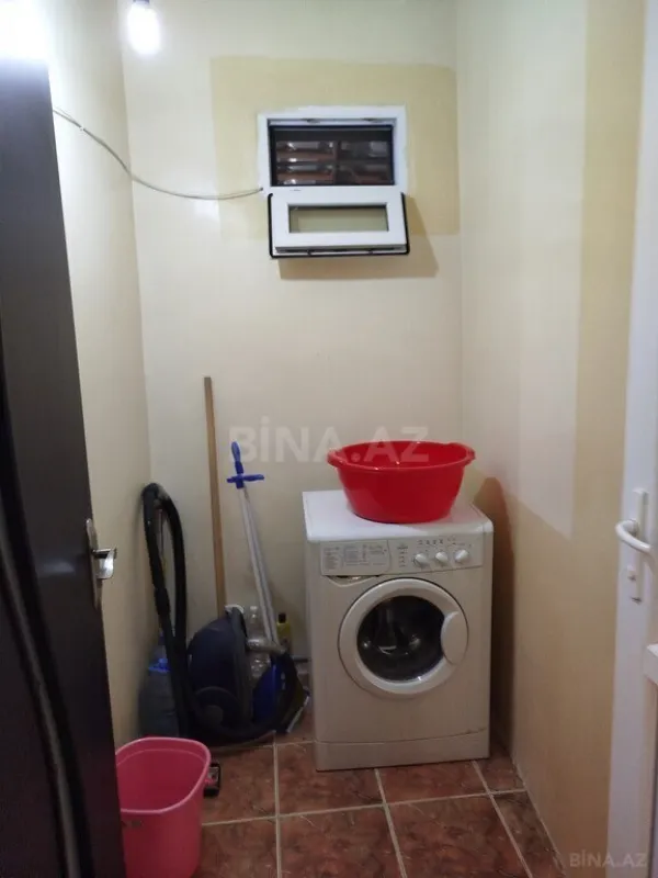 Satılır 6 otaqlı həyət evi 240 m²