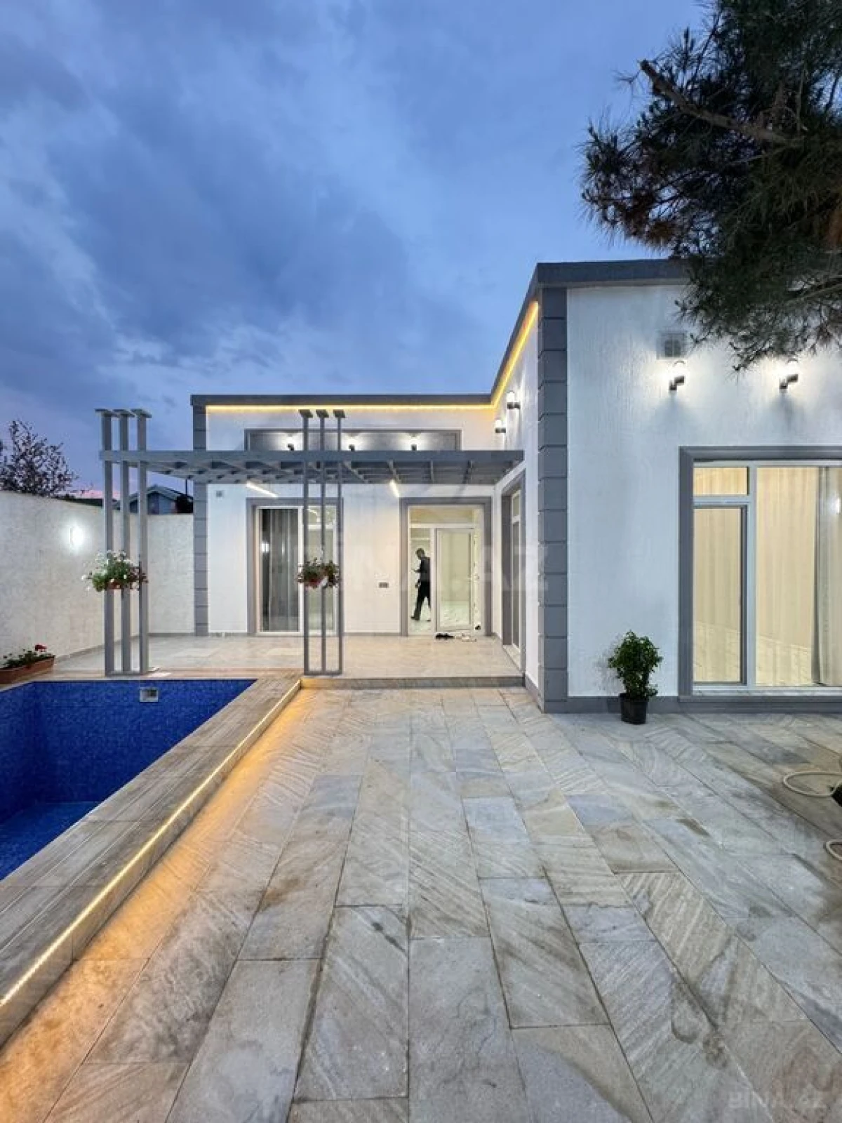 Satılır 4 otaqlı həyət evi 130 m²