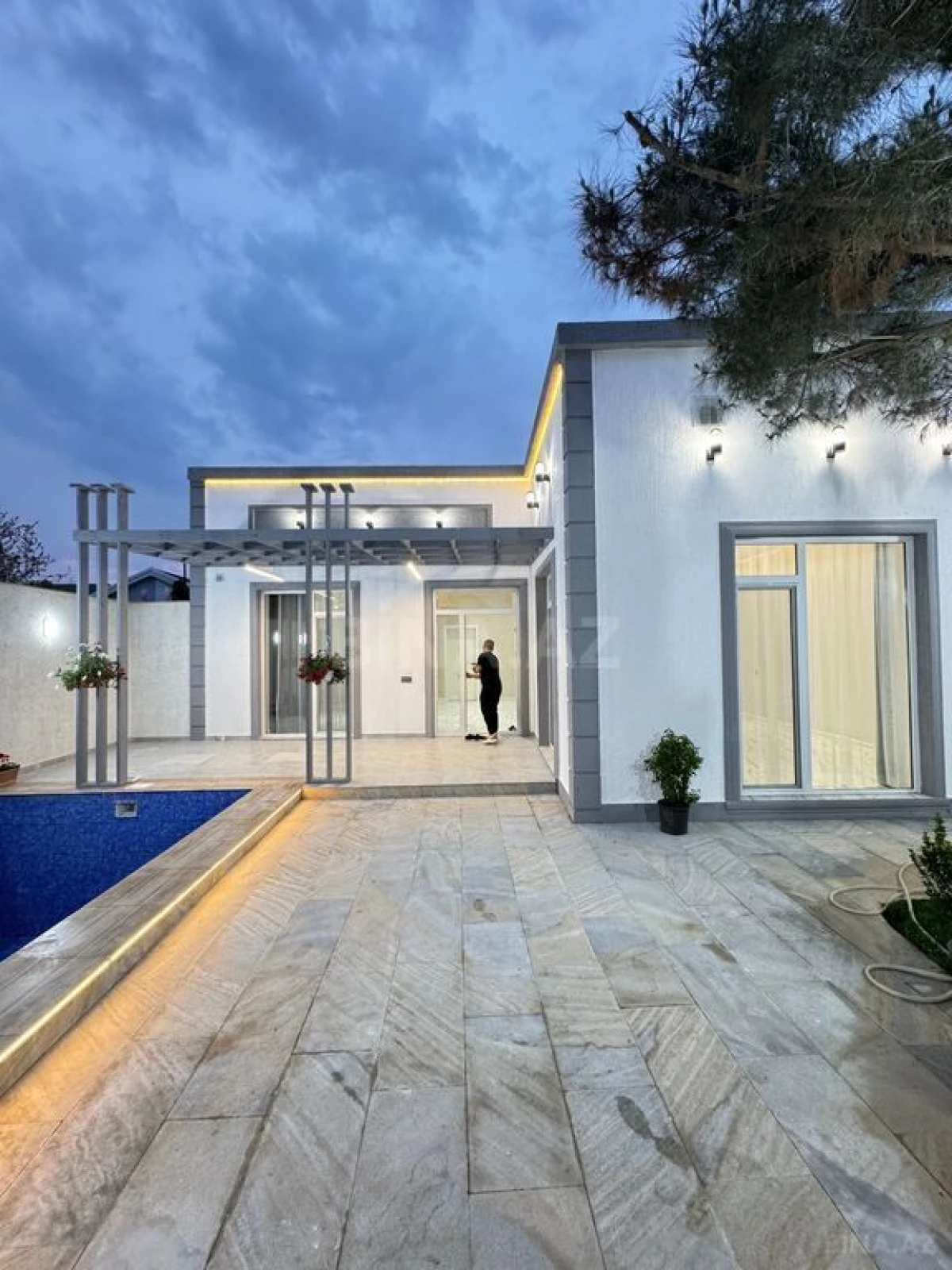 Satılır 4 otaqlı həyət evi 130 m²