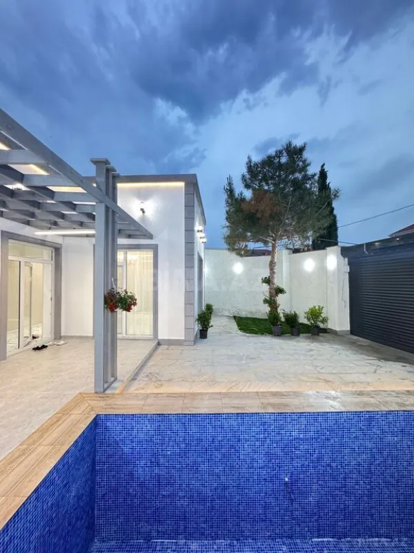 Satılır 4 otaqlı həyət evi 130 m²