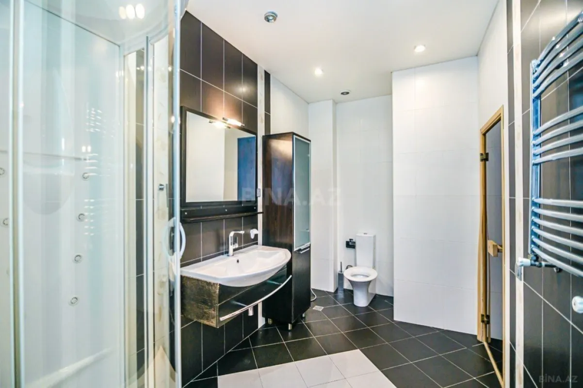 Kirayə verilir 4 otaqlı mənzil 200 m²