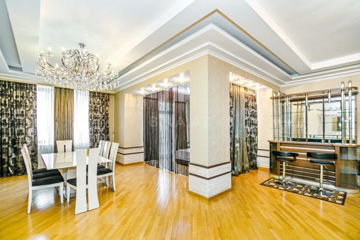 Kirayə verilir 4 otaqlı mənzil 200 m²