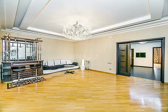 Kirayə verilir 4 otaqlı mənzil 200 m²