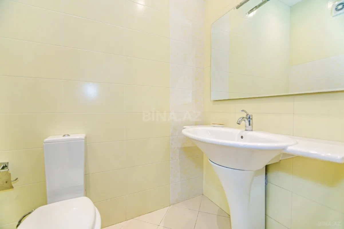 Kirayə verilir 4 otaqlı mənzil 200 m²