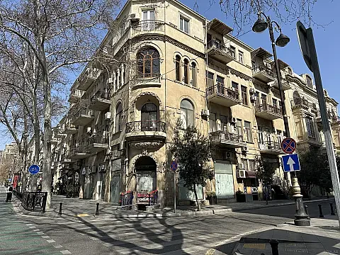 Satılır 4 otaqlı mənzil 120 m² — Bakı, Sahil qəs. 4 otaq 120.00 m²