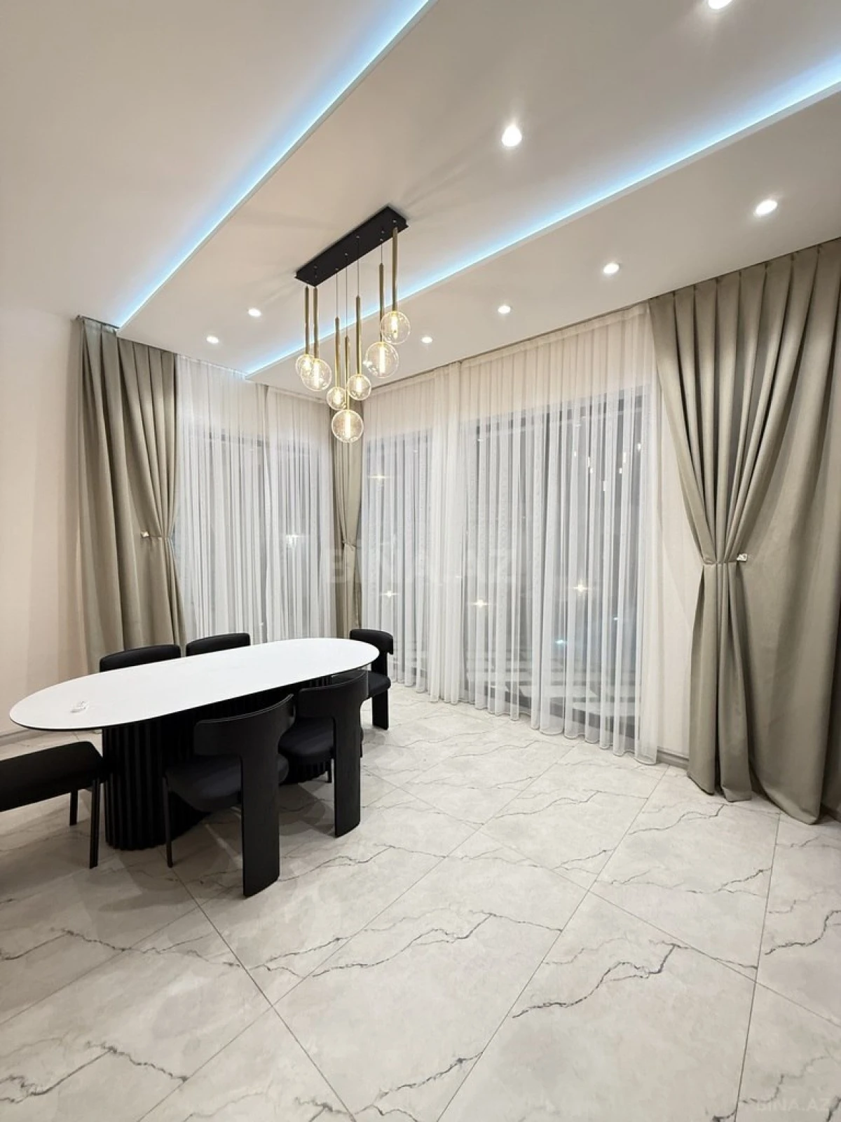 Satılır 5 otaqlı həyət evi 220 m²