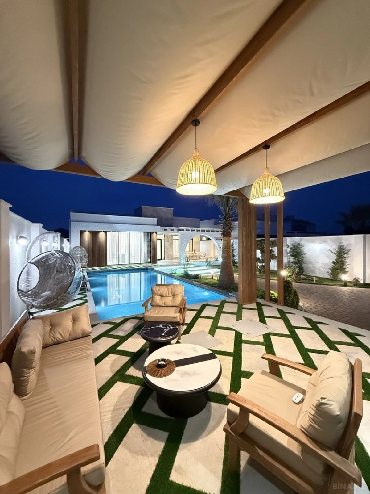 Satılır 5 otaqlı həyət evi 220 m²