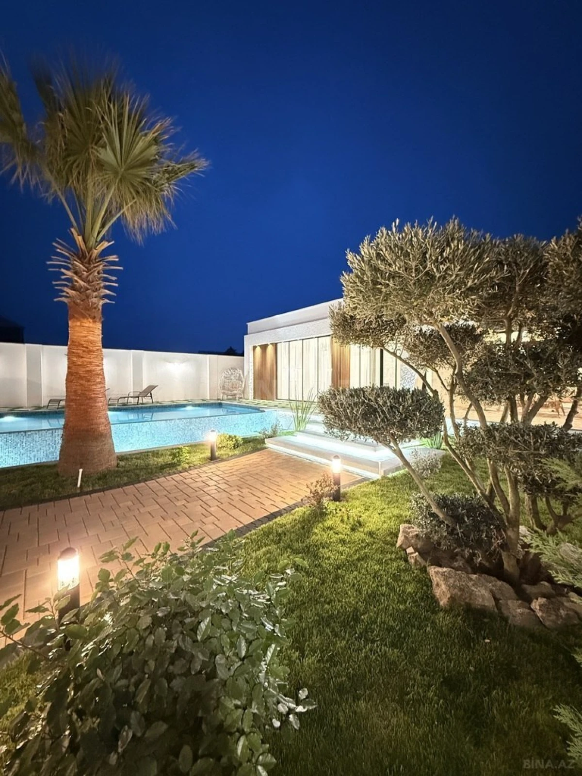 Satılır 5 otaqlı həyət evi 220 m²