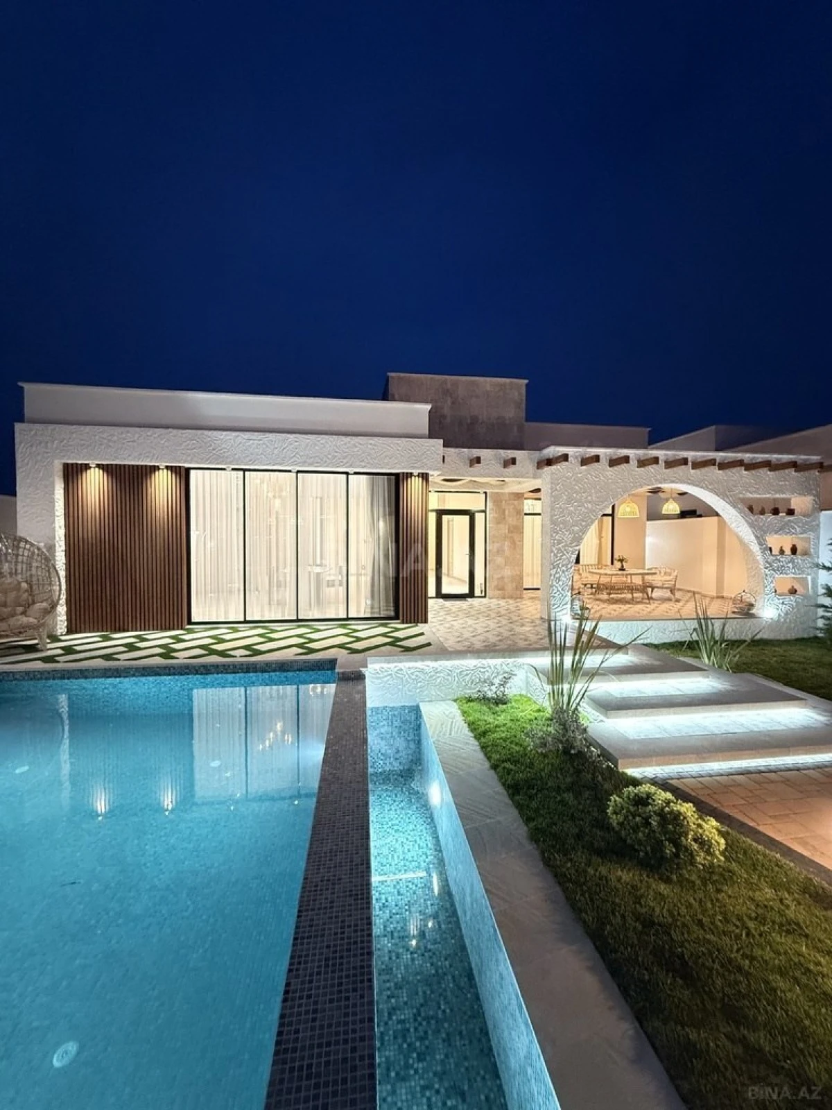 Satılır 5 otaqlı həyət evi 220 m²