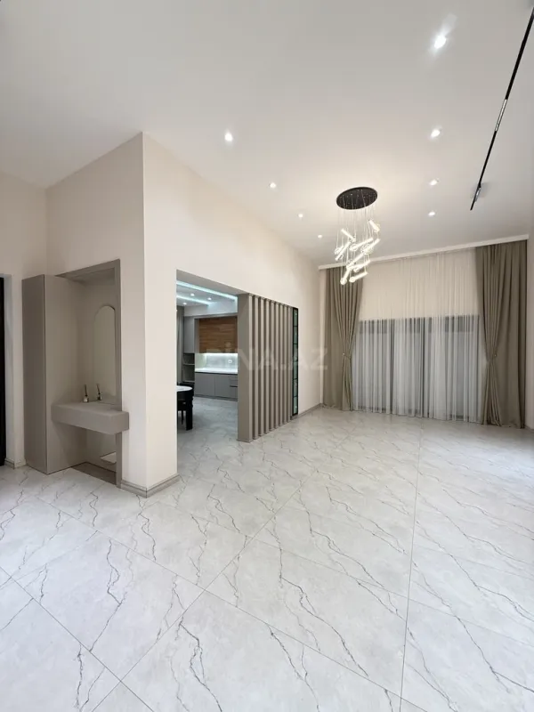 Satılır 5 otaqlı həyət evi 220 m²
