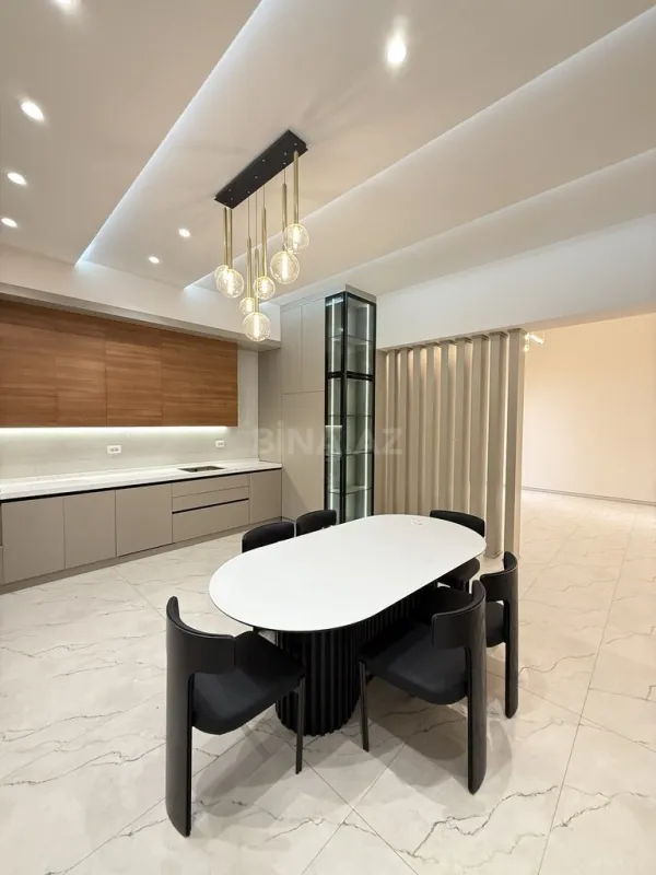 Satılır 5 otaqlı həyət evi 220 m²