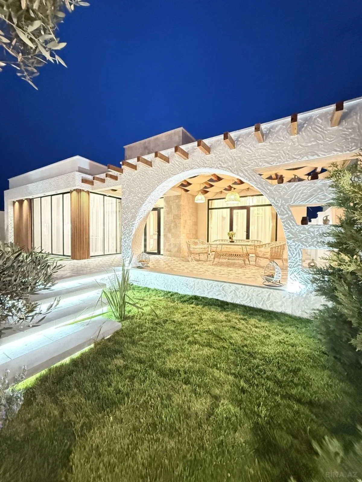 Satılır 5 otaqlı həyət evi 220 m²