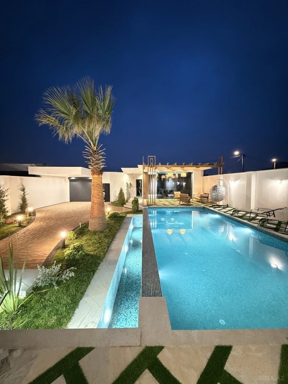 Satılır 5 otaqlı həyət evi 220 m²