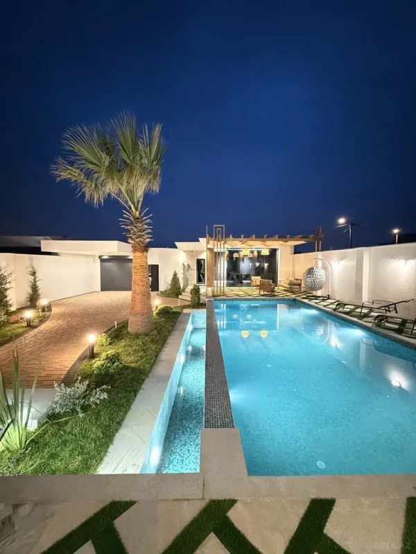 Satılır 5 otaqlı həyət evi 220 m²