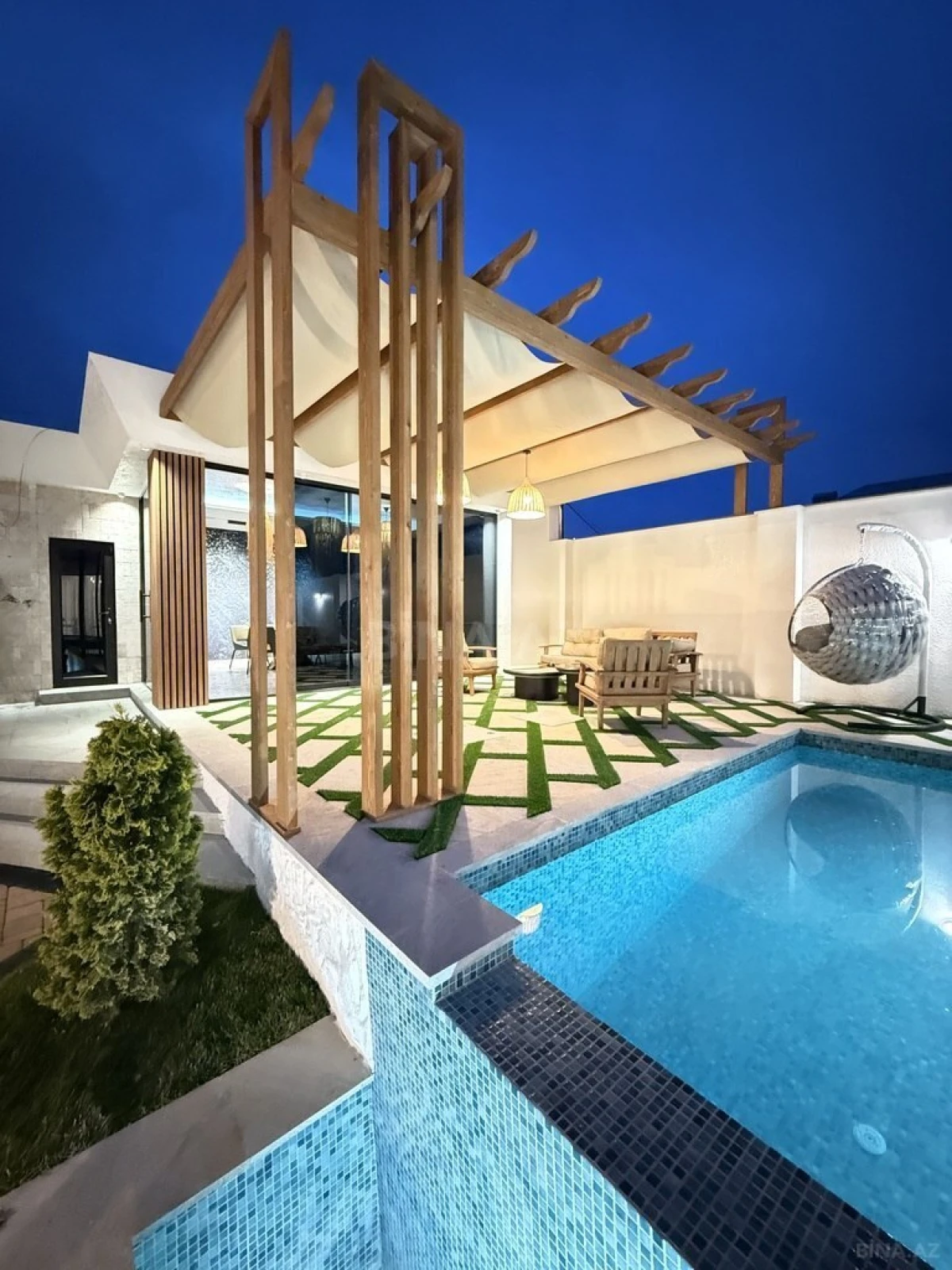 Satılır 5 otaqlı həyət evi 220 m²