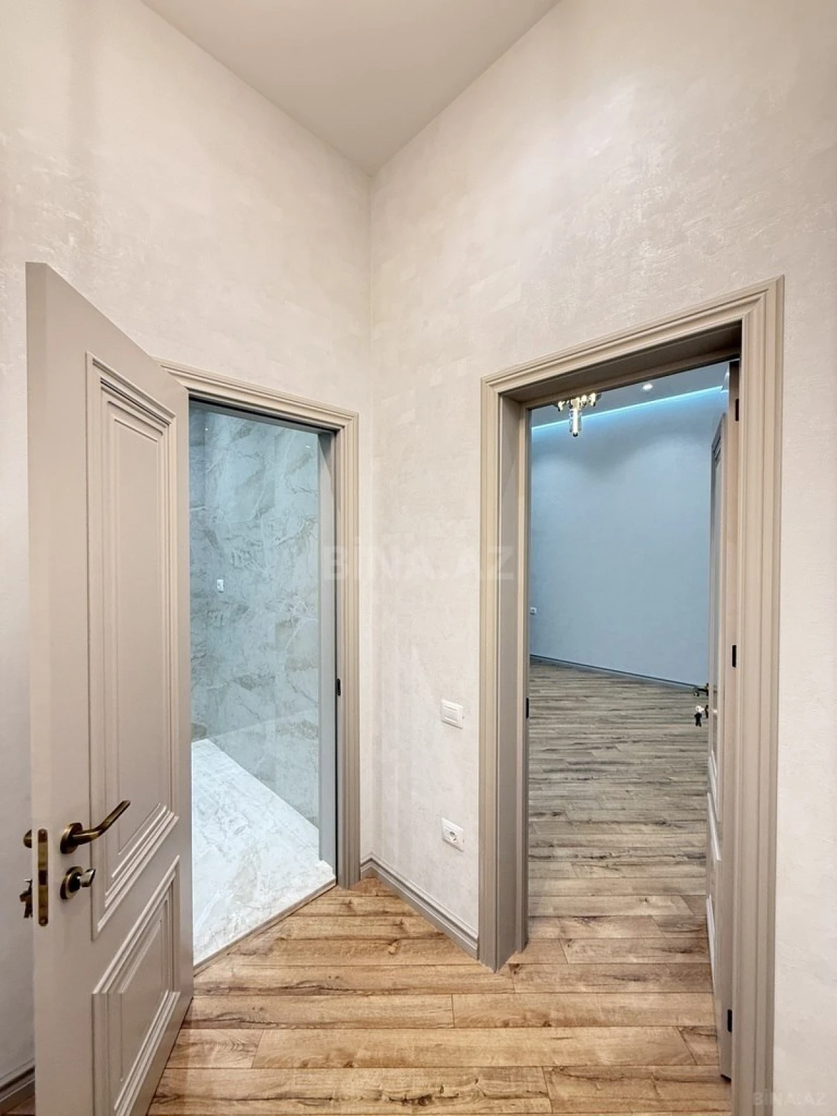 Satılır 5 otaqlı həyət evi 220 m²