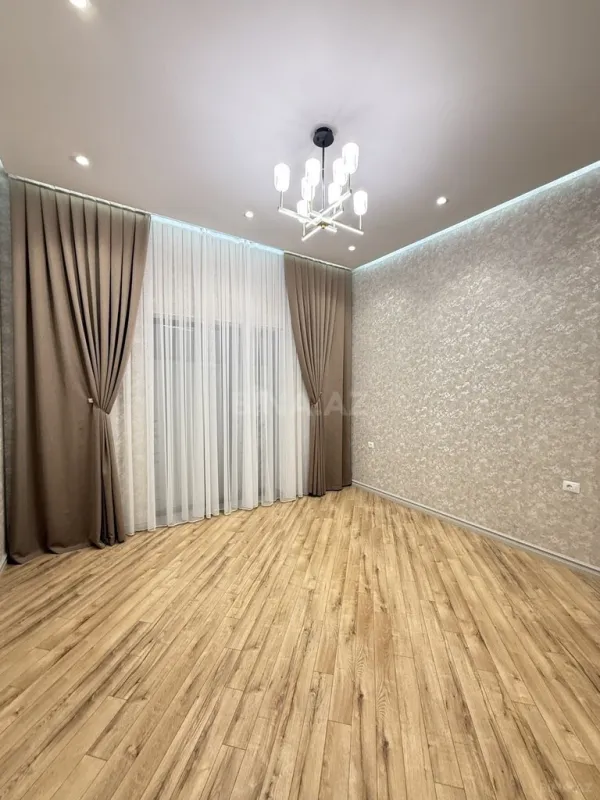 Satılır 5 otaqlı həyət evi 220 m²