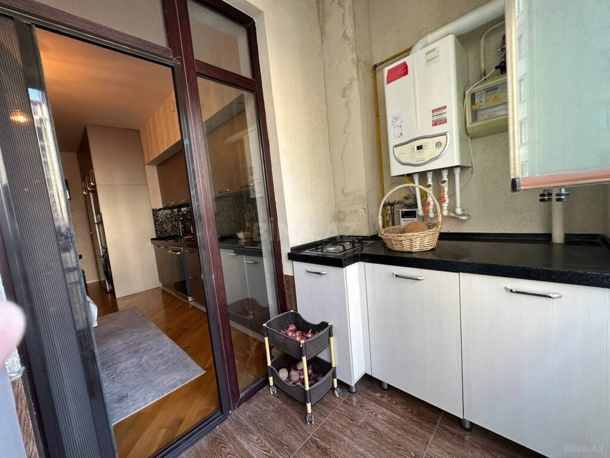 Satılır 4 otaqlı mənzil 140 m²