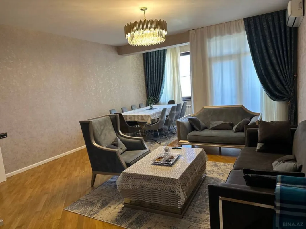 Satılır 4 otaqlı mənzil 140 m²