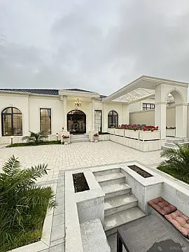 Satılır 5 otaqlı həyət evi 220 m²