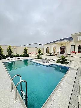 Satılır 5 otaqlı həyət evi 220 m²