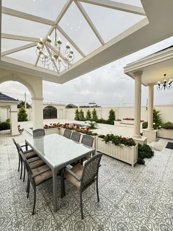 Satılır 5 otaqlı həyət evi 220 m²