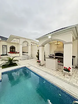 Satılır 5 otaqlı həyət evi 220 m²