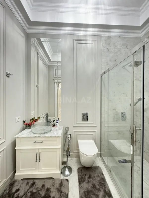 Satılır 5 otaqlı həyət evi 220 m²