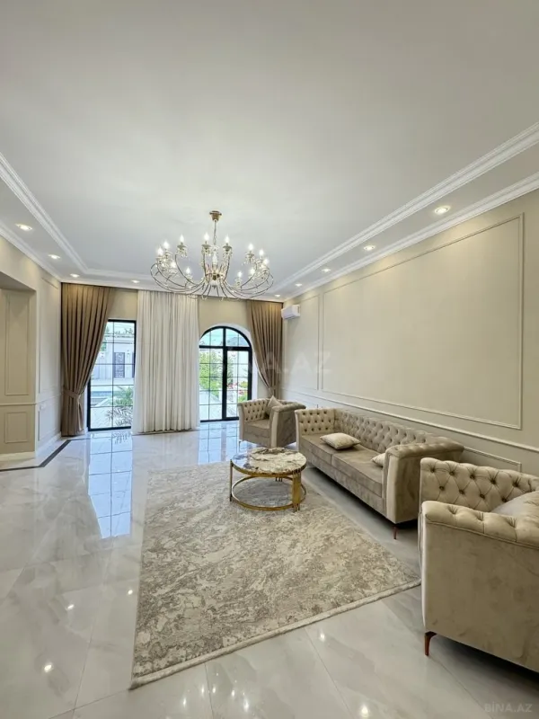 Satılır 5 otaqlı həyət evi 220 m²