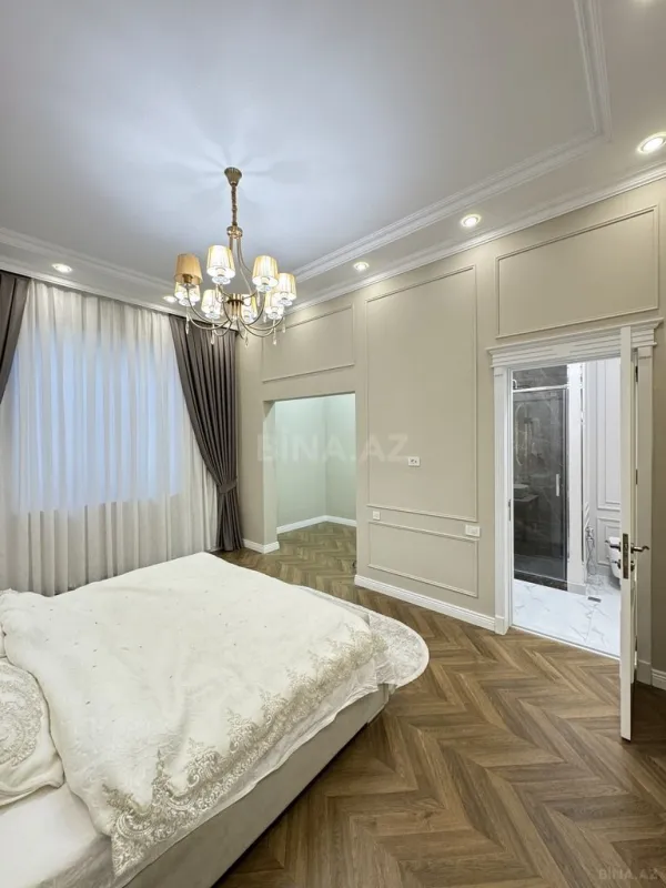 Satılır 5 otaqlı həyət evi 220 m²