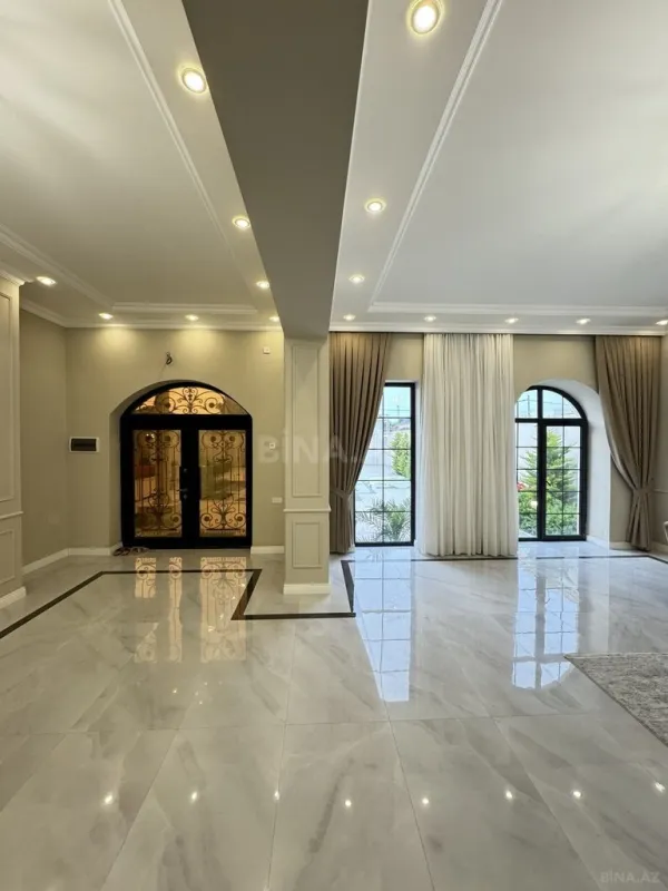 Satılır 5 otaqlı həyət evi 220 m²
