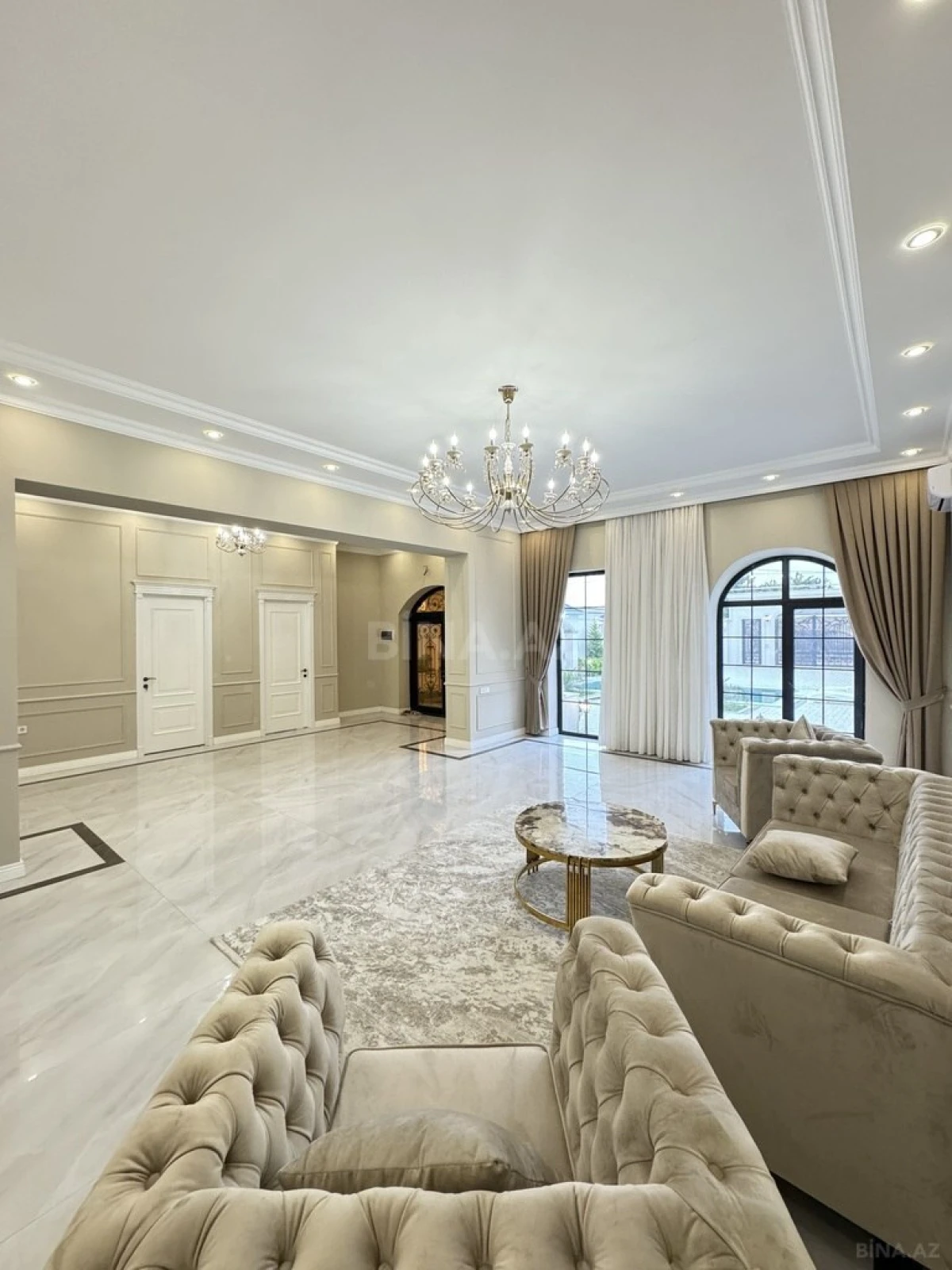 Satılır 5 otaqlı həyət evi 220 m²