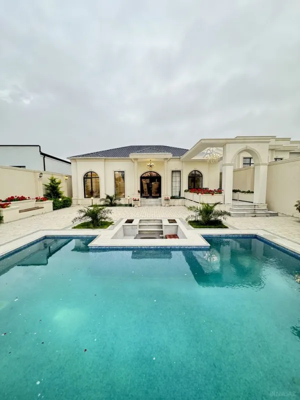 Satılır 5 otaqlı həyət evi 220 m²