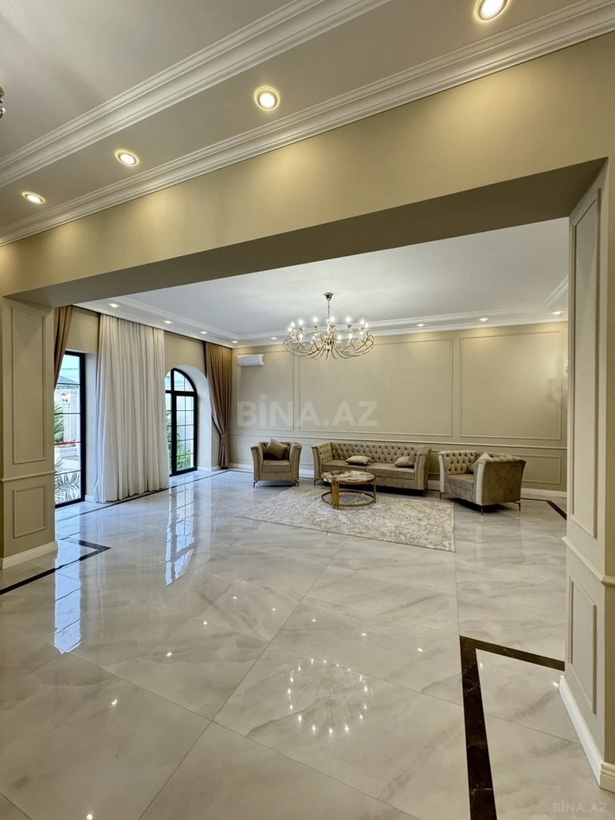 Satılır 5 otaqlı həyət evi 220 m²