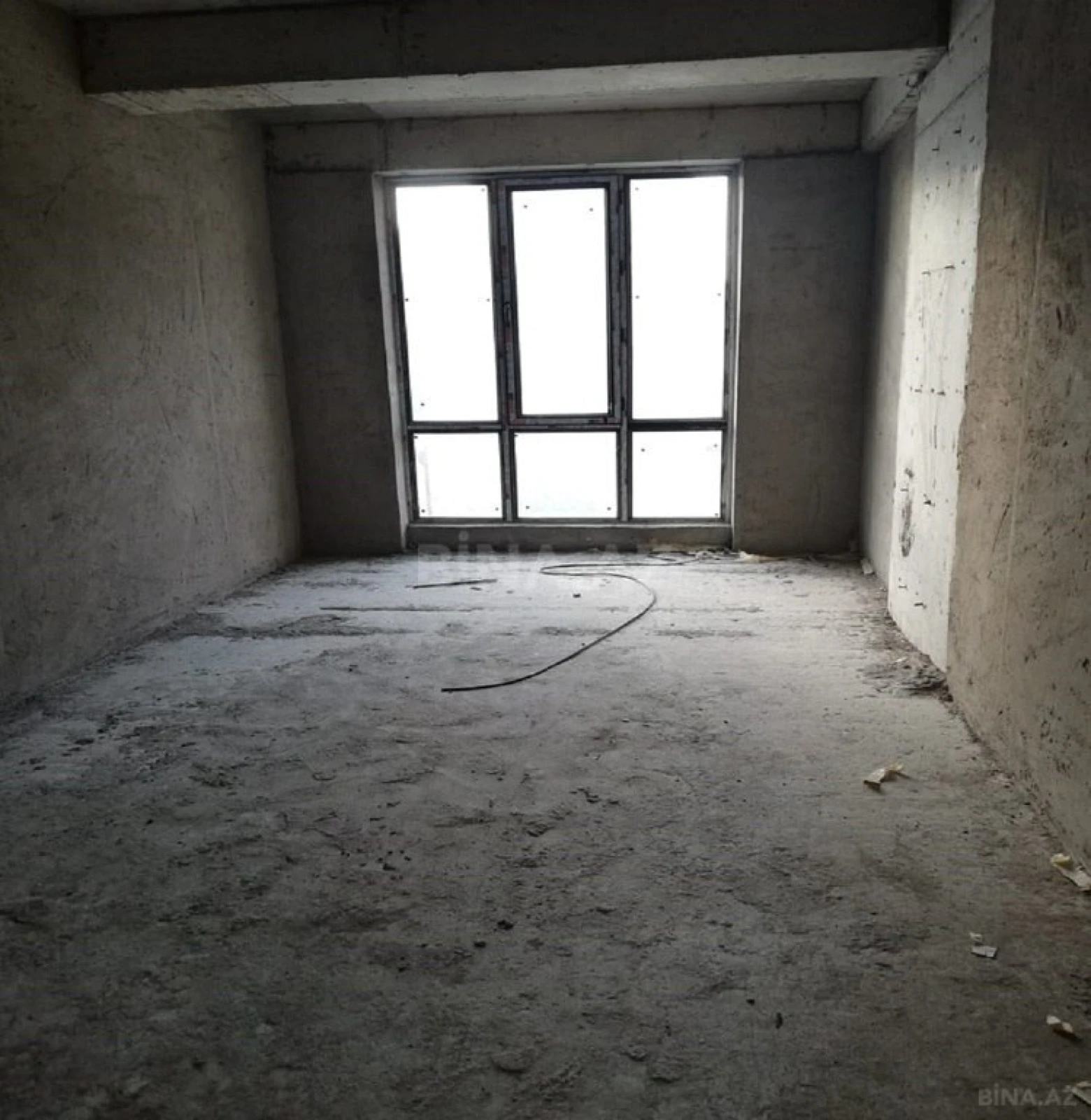 Satılır 3 otaqlı mənzil 130 m²