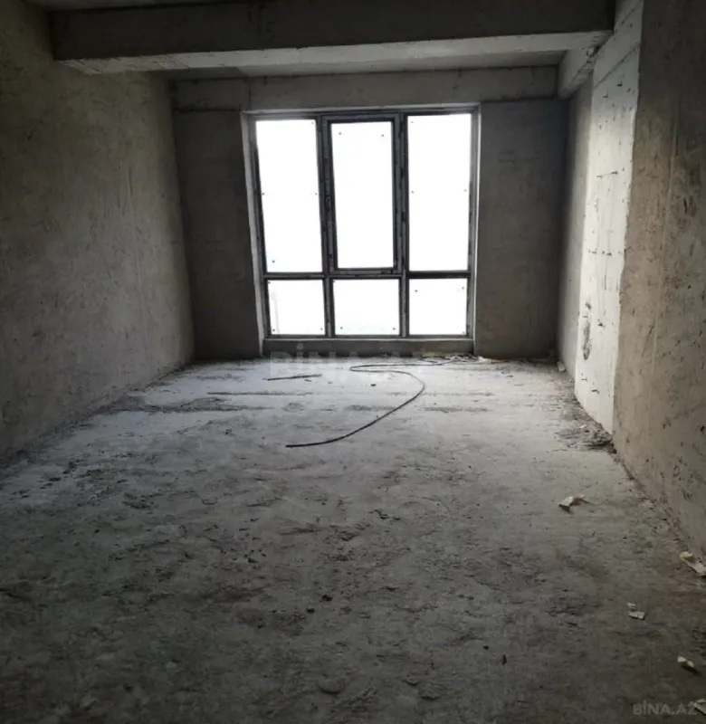 Satılır 3 otaqlı mənzil 130 m²