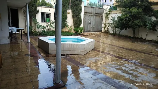 Satılır 5 otaqlı həyət evi 200 m² — Bakı, Nərimanov 5 otaq 200.00 m²