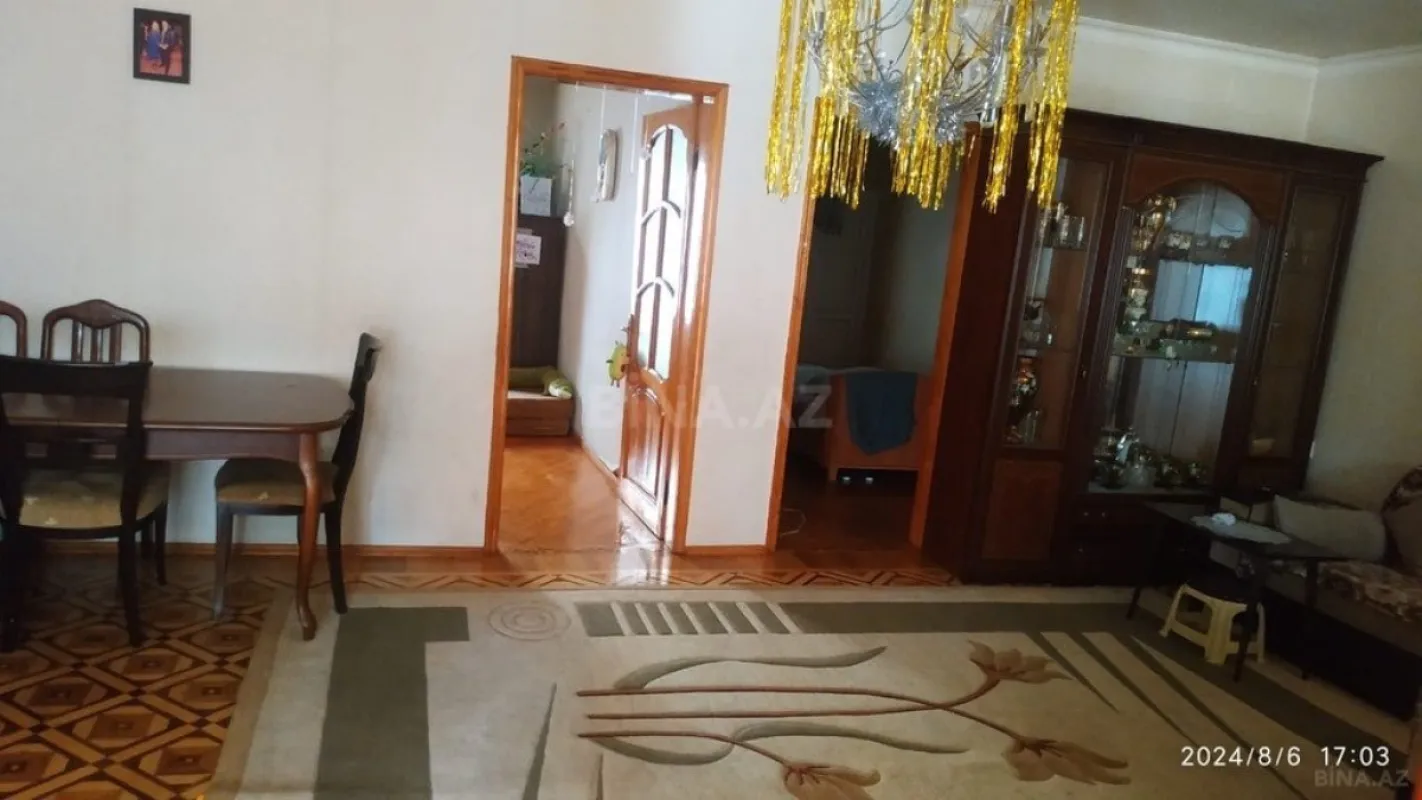 Satılır 5 otaqlı həyət evi 200 m²