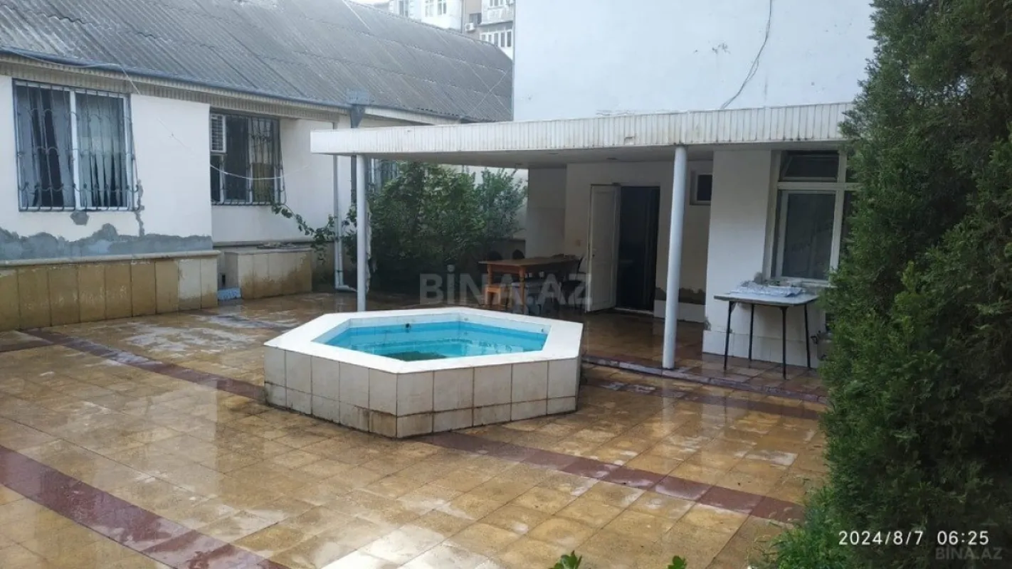 Satılır 5 otaqlı həyət evi 200 m²