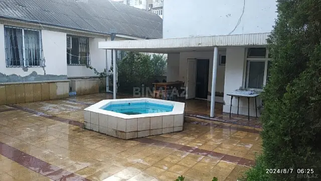 Satılır 5 otaqlı həyət evi 200 m²