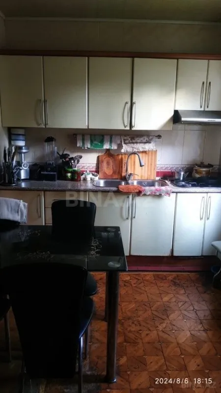 Satılır 5 otaqlı həyət evi 200 m²