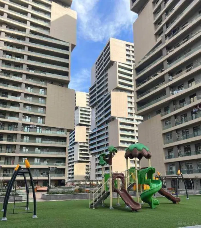 Satılır 4 otaqlı mənzil 186 m²