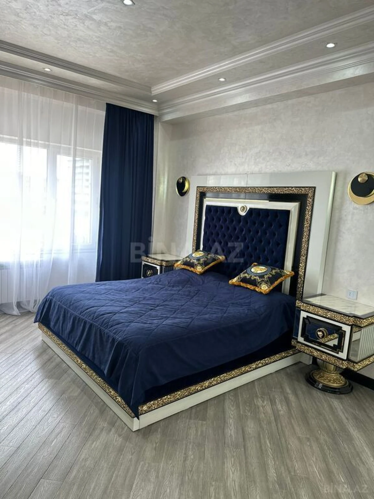 Satılır 3 otaqlı mənzil 140 m²
