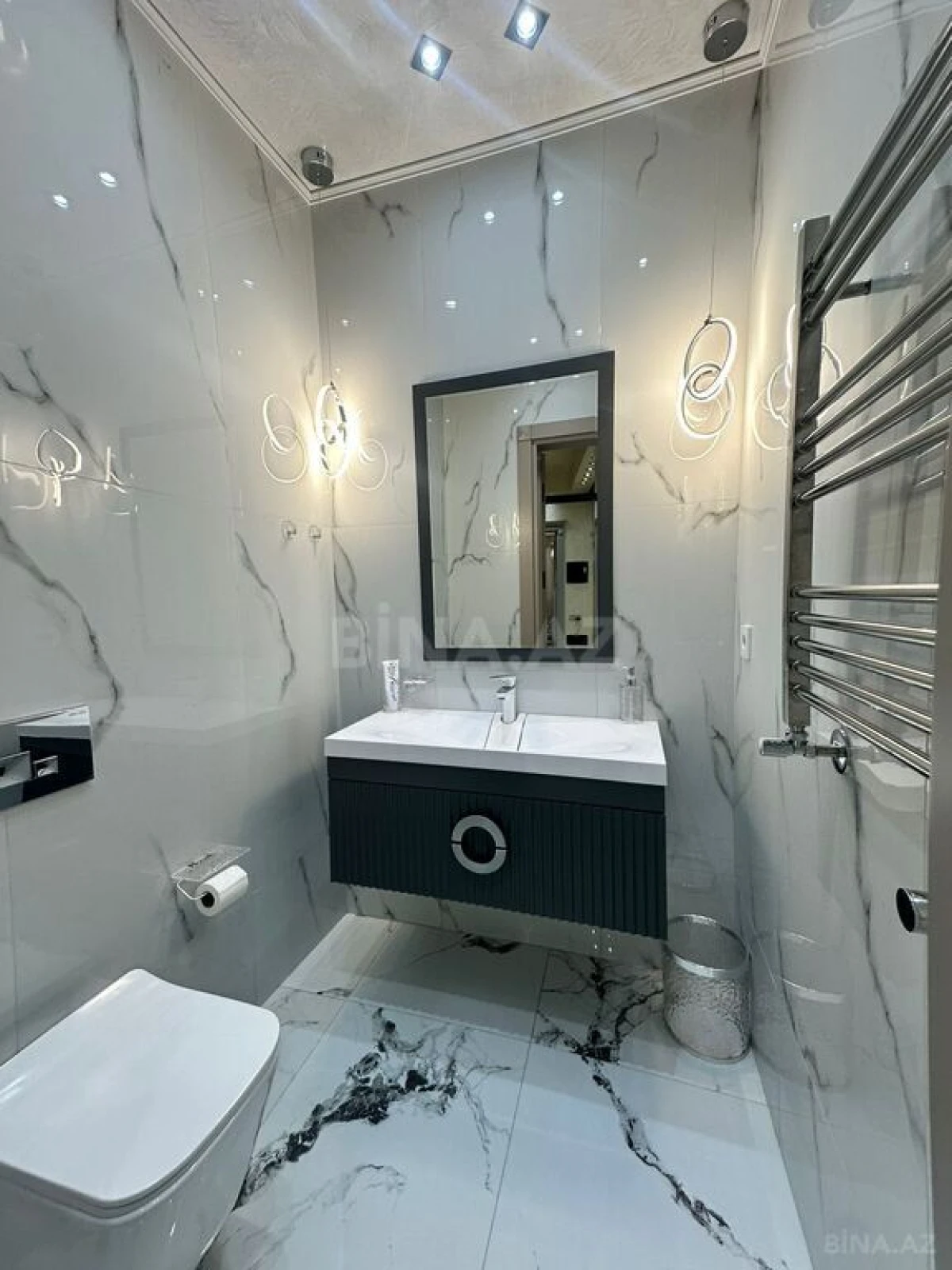 Satılır 3 otaqlı mənzil 140 m²