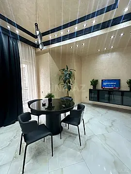 Satılır 3 otaqlı mənzil 140 m²