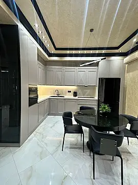 Satılır 3 otaqlı mənzil 140 m²