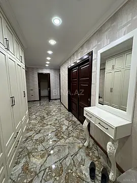 Satılır 3 otaqlı mənzil 145 m²